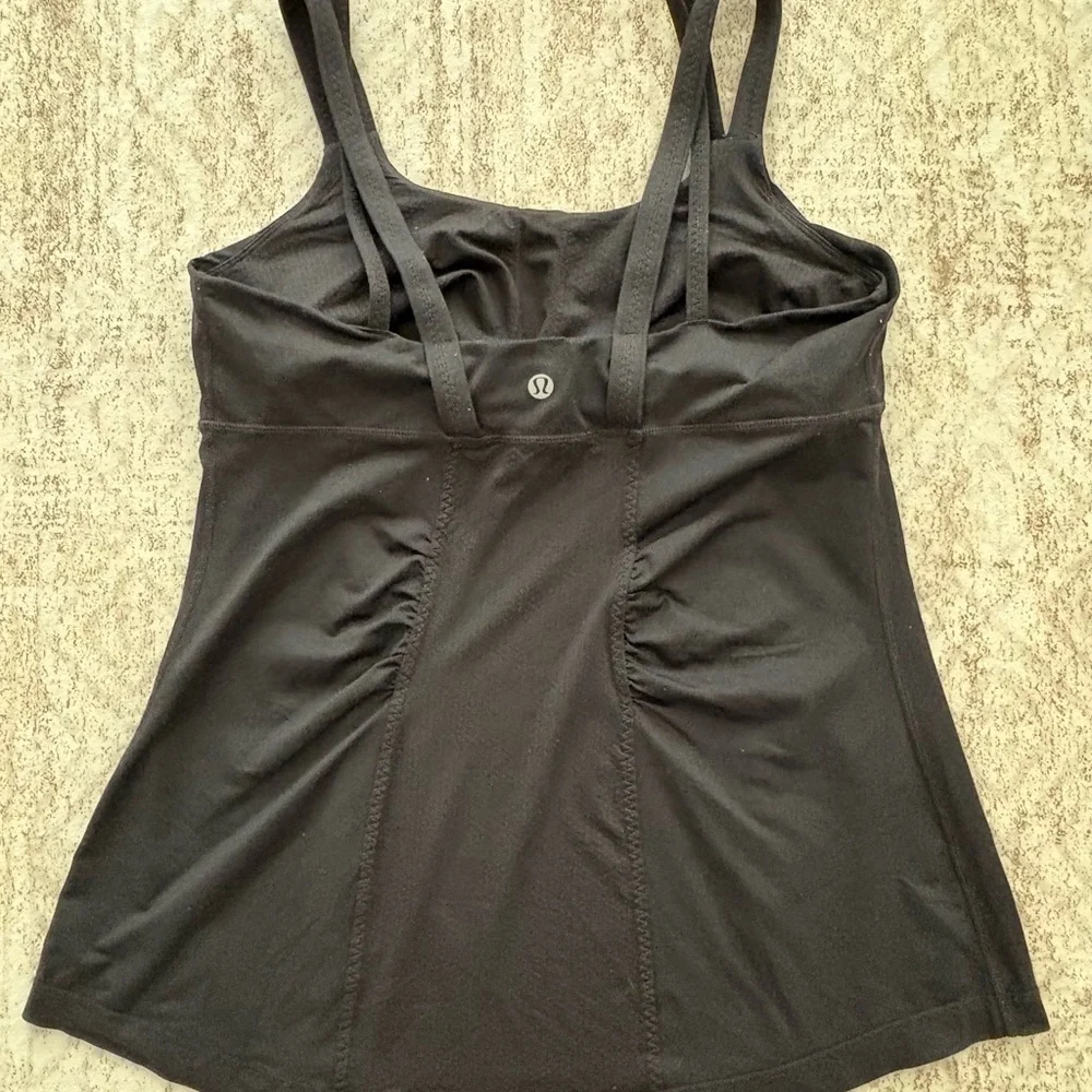 Bundle of 3 Lululemon & 2 Athleta workout tops - Picture 4 of 9